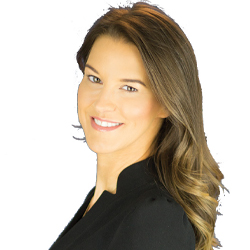 Emma De Sousa headshot